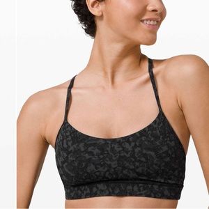 Lululemon Flow Y Bra Nulu Light Support, B/C Cup Wild Thing Camo Deep Coal Multi